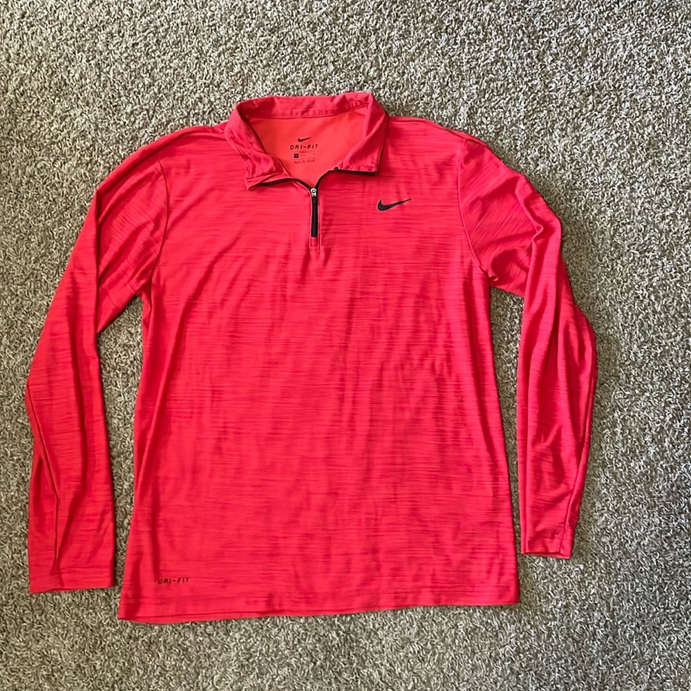 Women’s dri fit Nike shirt